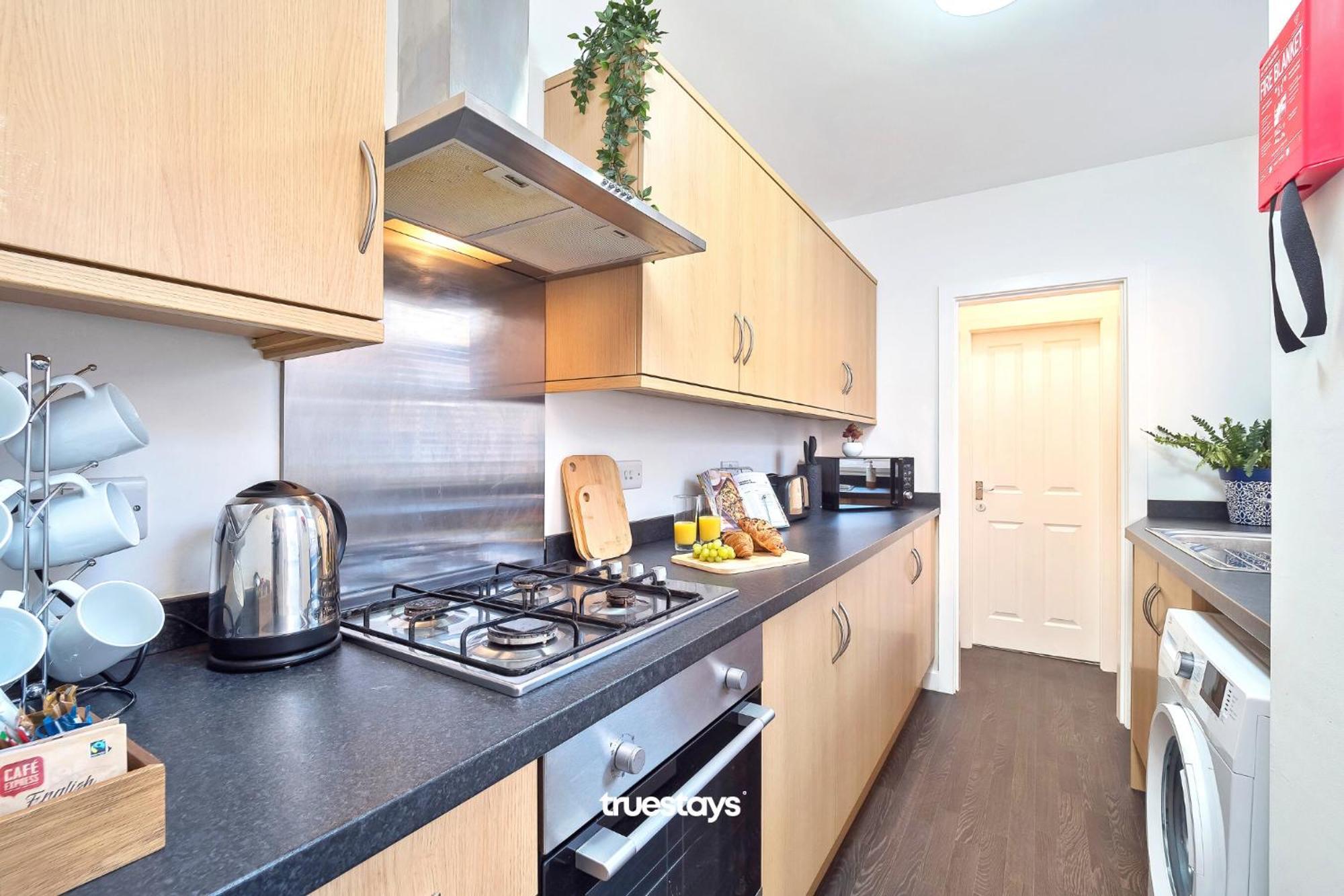 Nursery House By Truestays - 3 Bedroom House In Stoke-On-Trent Bagian luar foto