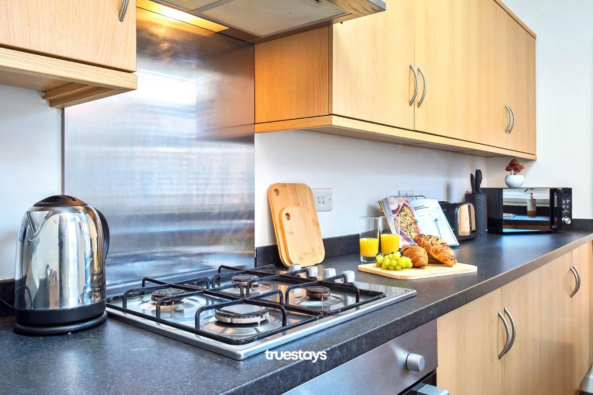 Nursery House By Truestays - 3 Bedroom House In Stoke-On-Trent Bagian luar foto