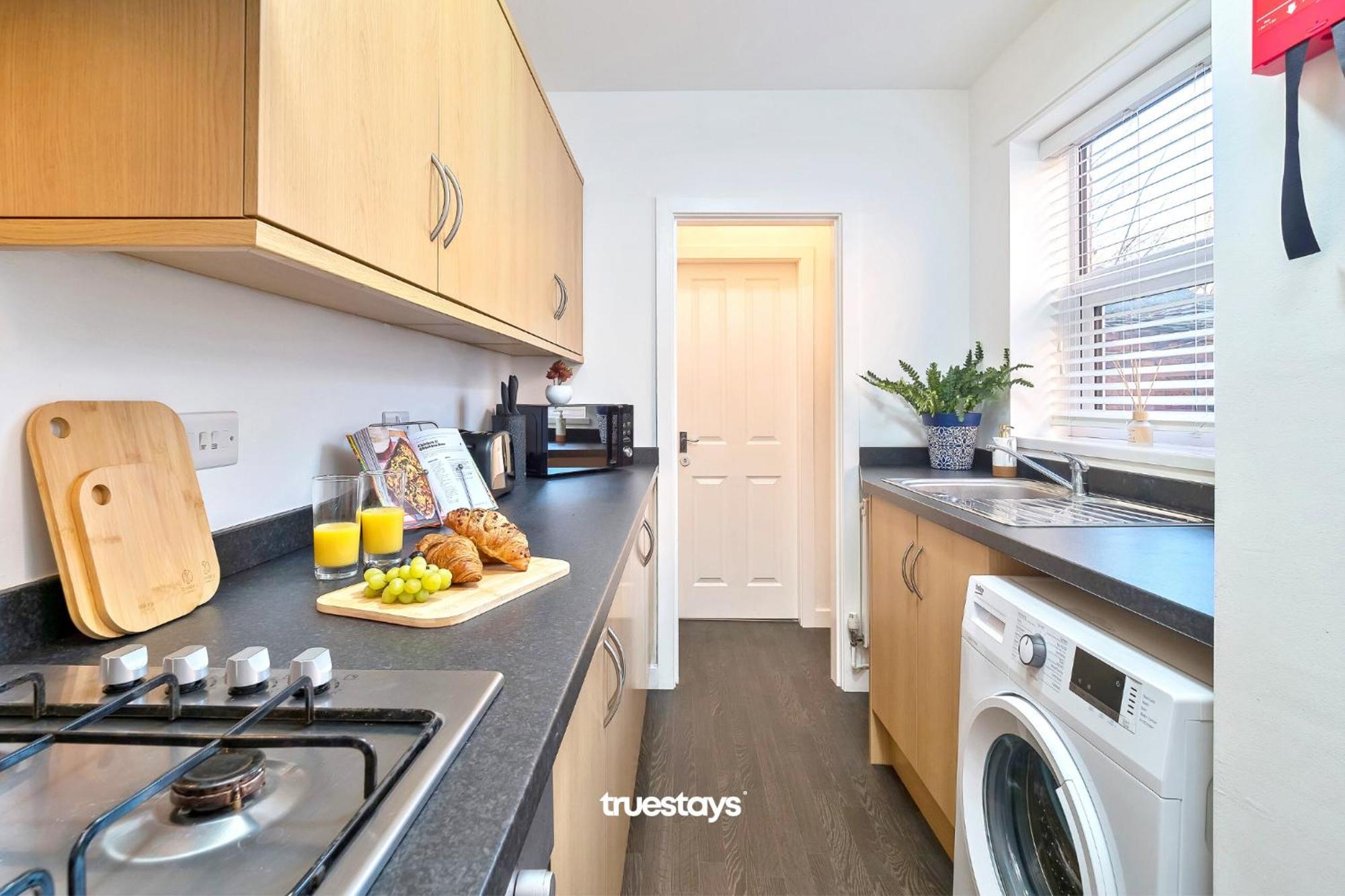 Nursery House By Truestays - 3 Bedroom House In Stoke-On-Trent Bagian luar foto