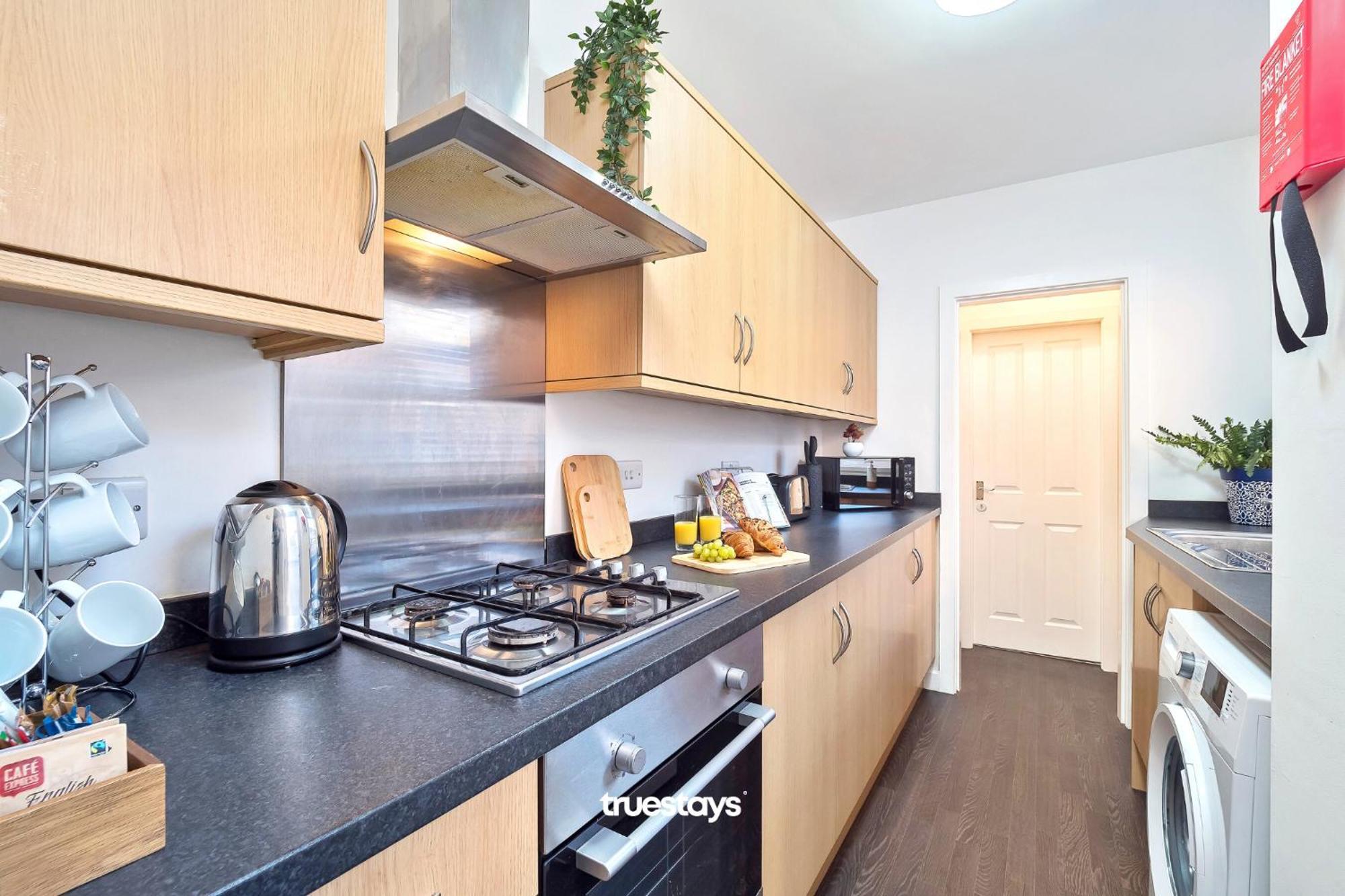 Nursery House By Truestays - 3 Bedroom House In Stoke-On-Trent Bagian luar foto