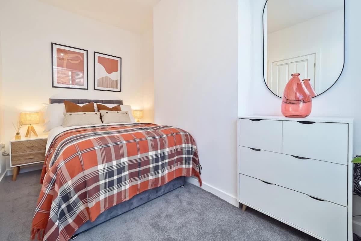 Nursery House By Truestays - 3 Bedroom House In Stoke-On-Trent Bagian luar foto