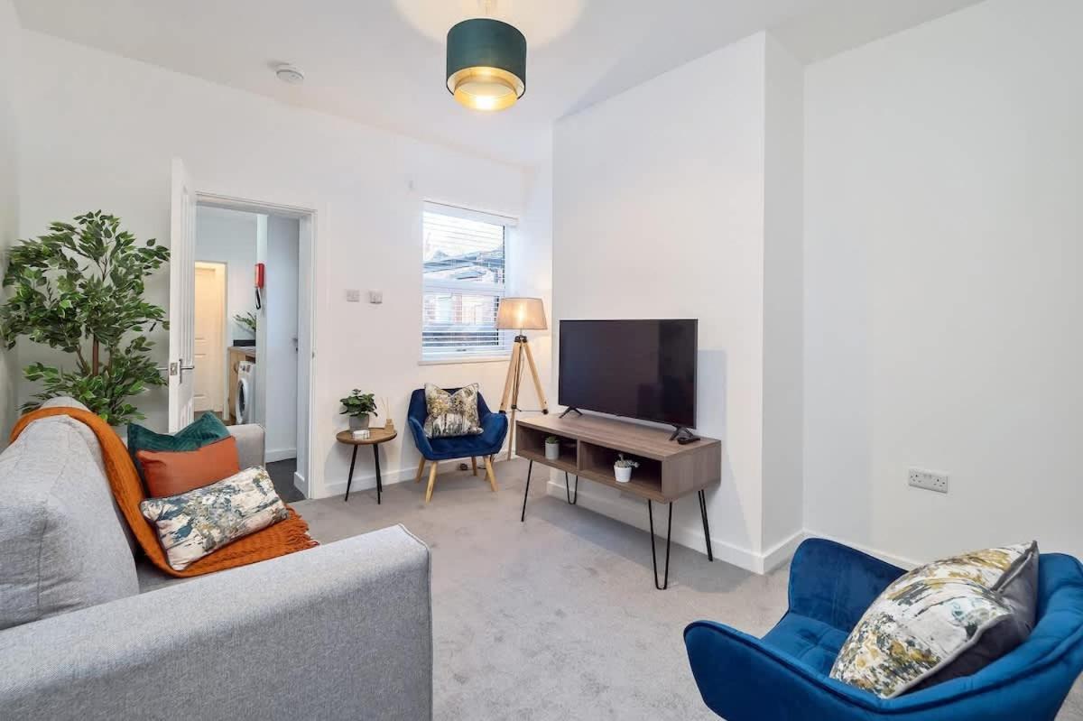 Nursery House By Truestays - 3 Bedroom House In Stoke-On-Trent Bagian luar foto